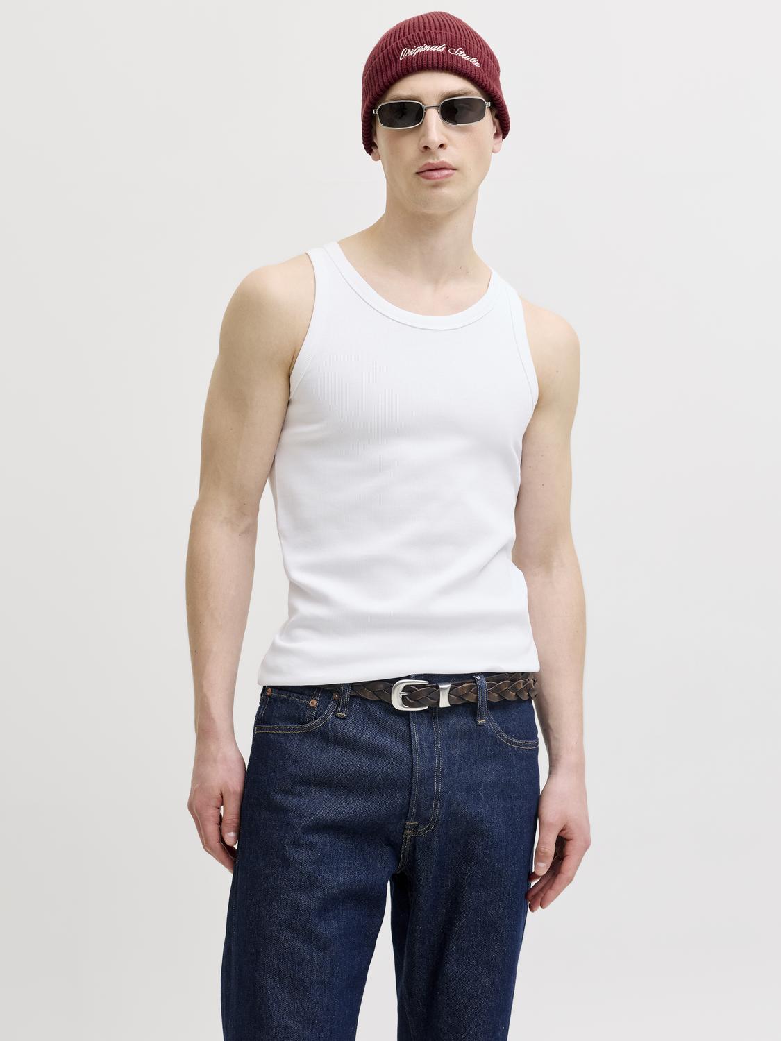 model_shot-front